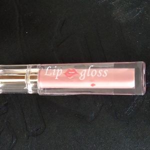 Nude lipgloss